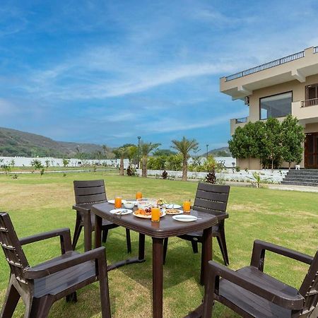 Brookvale Manor By Stayvista - Private Pool Haven With Endless Views & Indoor Fun Sohna 外观 照片