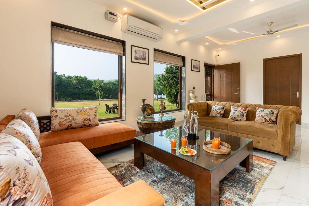 Brookvale Manor By Stayvista - Private Pool Haven With Endless Views & Indoor Fun Sohna 外观 照片