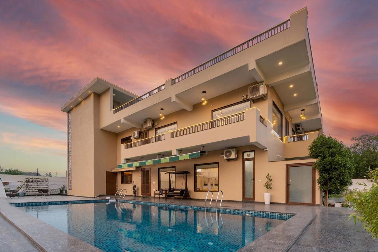 Brookvale Manor By Stayvista - Private Pool Haven With Endless Views & Indoor Fun Sohna 外观 照片
