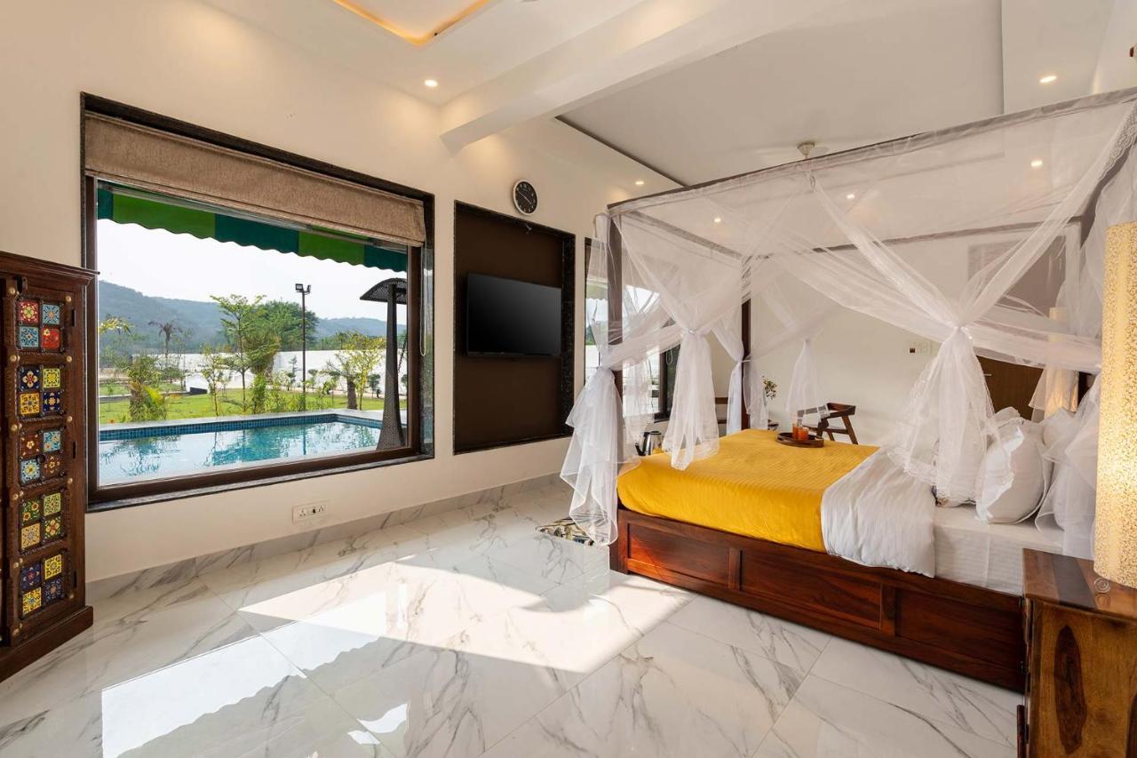 Brookvale Manor By Stayvista - Private Pool Haven With Endless Views & Indoor Fun Sohna 外观 照片