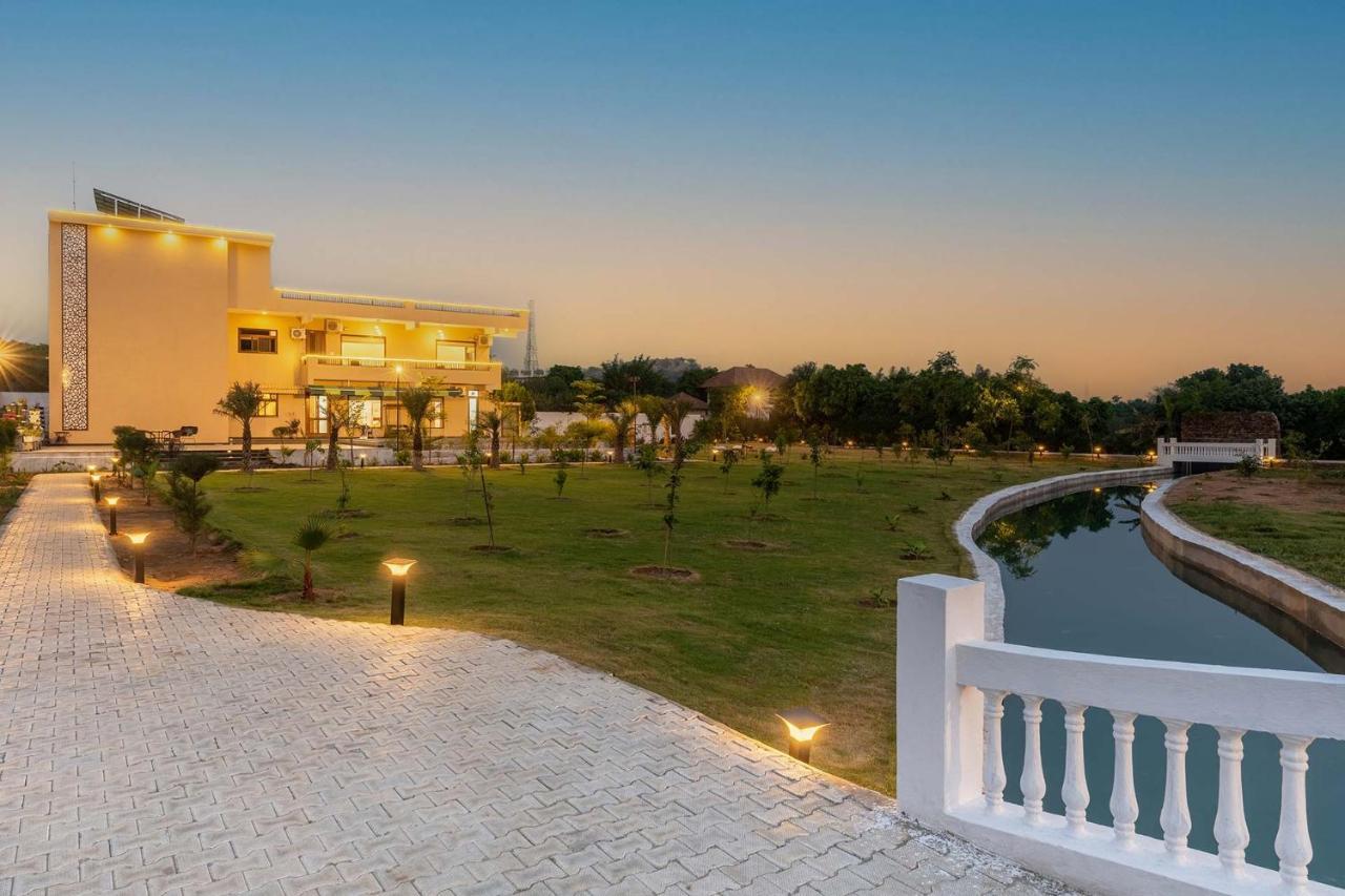 Brookvale Manor By Stayvista - Private Pool Haven With Endless Views & Indoor Fun Sohna 外观 照片