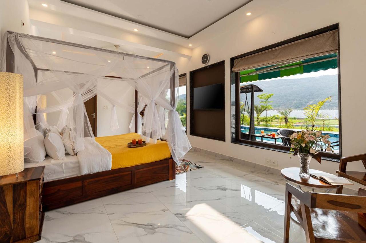 Brookvale Manor By Stayvista - Private Pool Haven With Endless Views & Indoor Fun Sohna 外观 照片