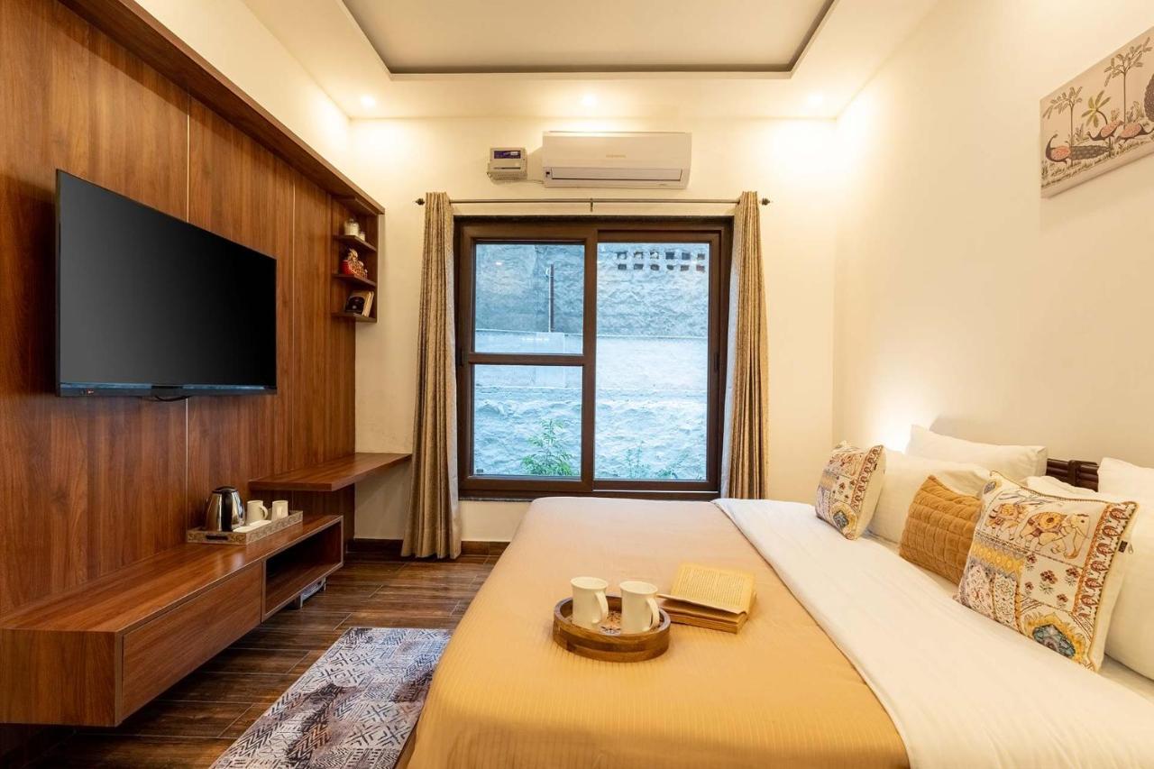 Brookvale Manor By Stayvista - Private Pool Haven With Endless Views & Indoor Fun Sohna 外观 照片