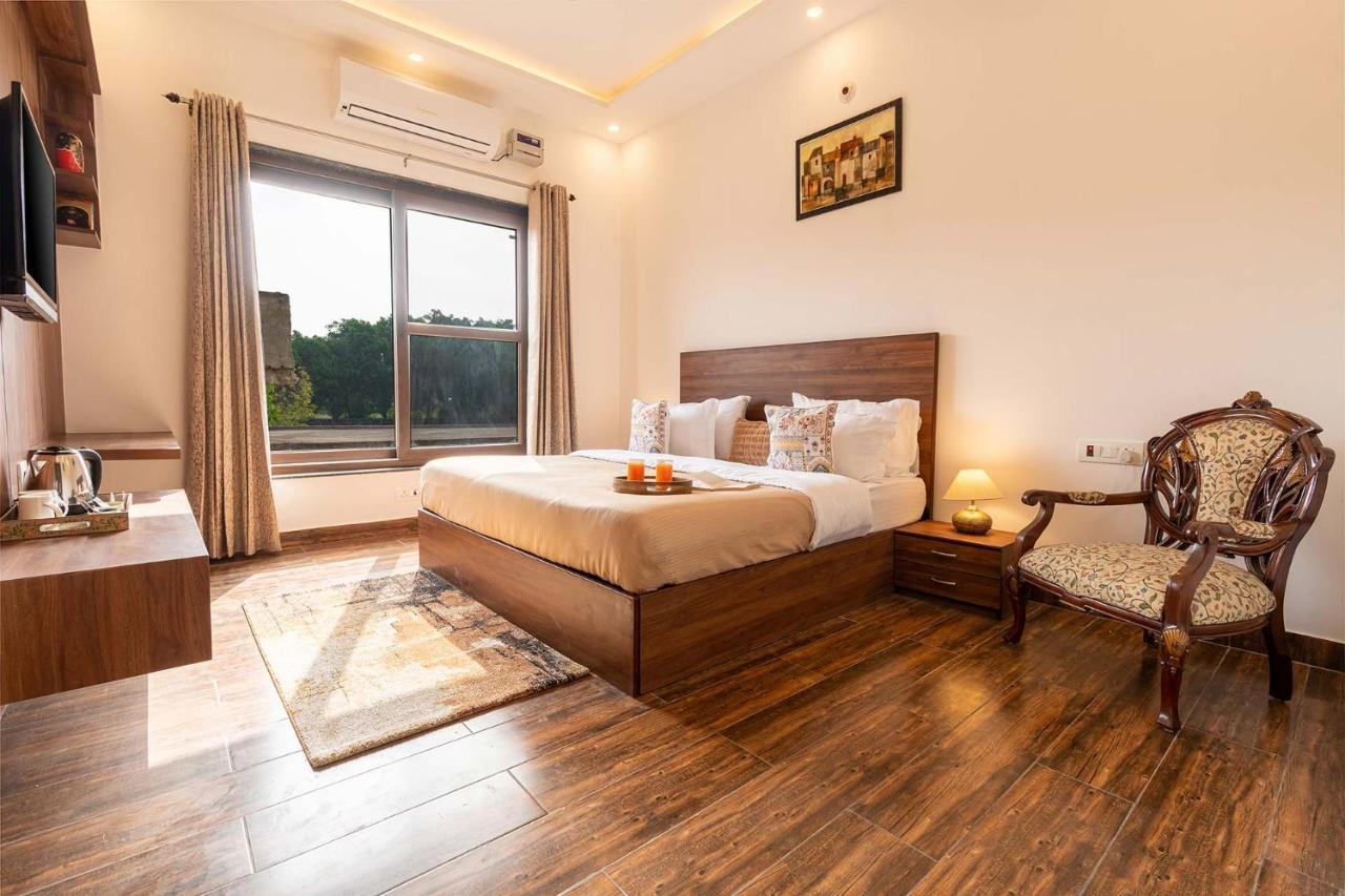Brookvale Manor By Stayvista - Private Pool Haven With Endless Views & Indoor Fun Sohna 外观 照片